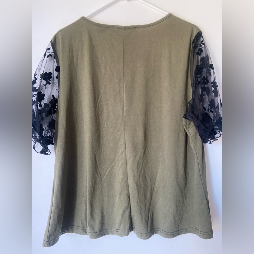 SHEIN Plus Floral Mesh Curve Green Sleeve Tee - Picture 7 of 9